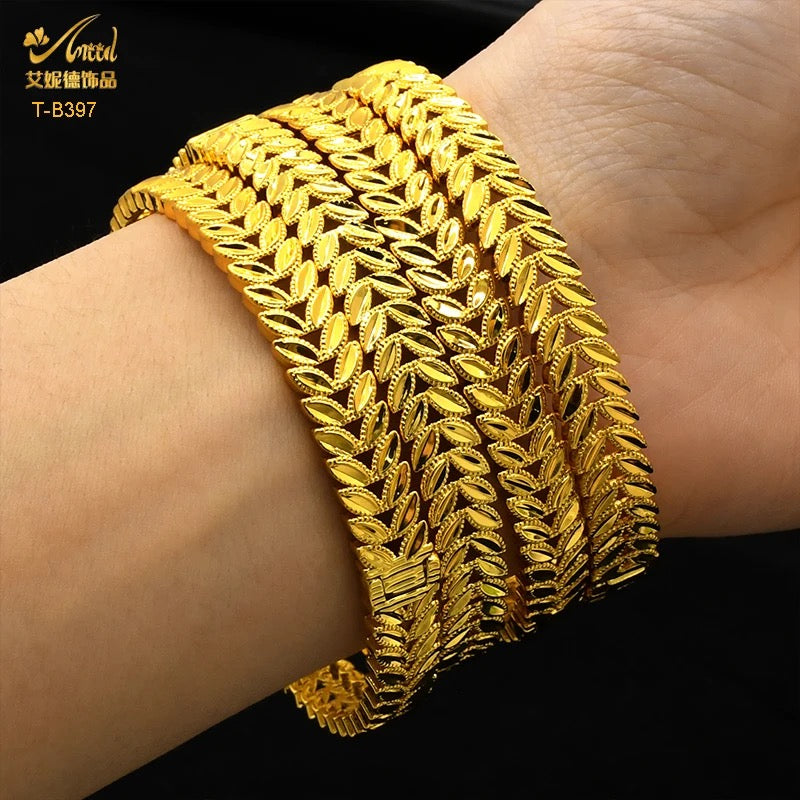 1pc Gold Color Bangle For Women S4544234