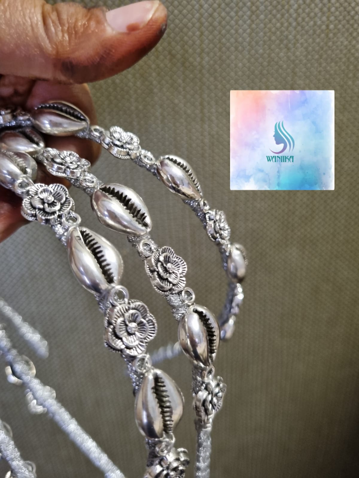 2023 Navratry Festival Special Handmade silver finish  kodi hairband for women -WANVI001HBA