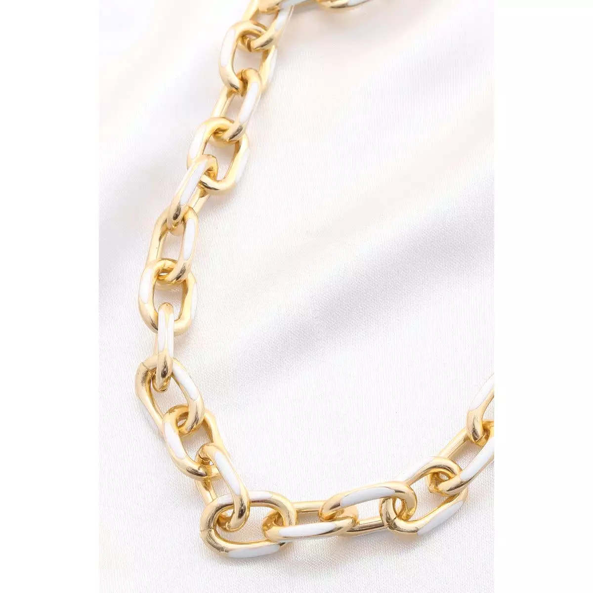 Color Metal Oval Link Necklace