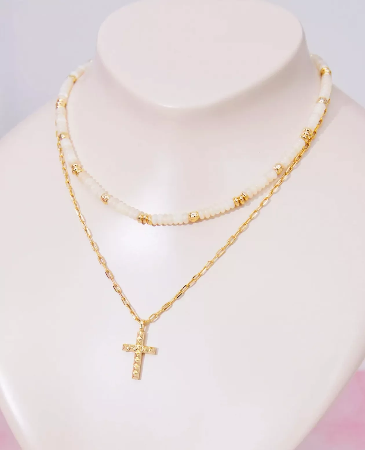 Jada Cross Short Pendant Necklace in Gold