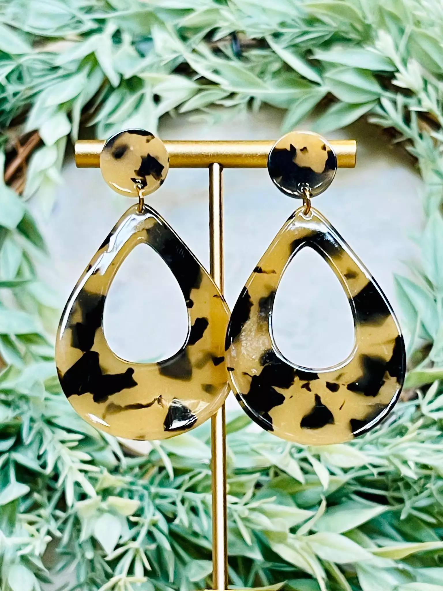 Lucy Teardrop Earrings  Tortoise