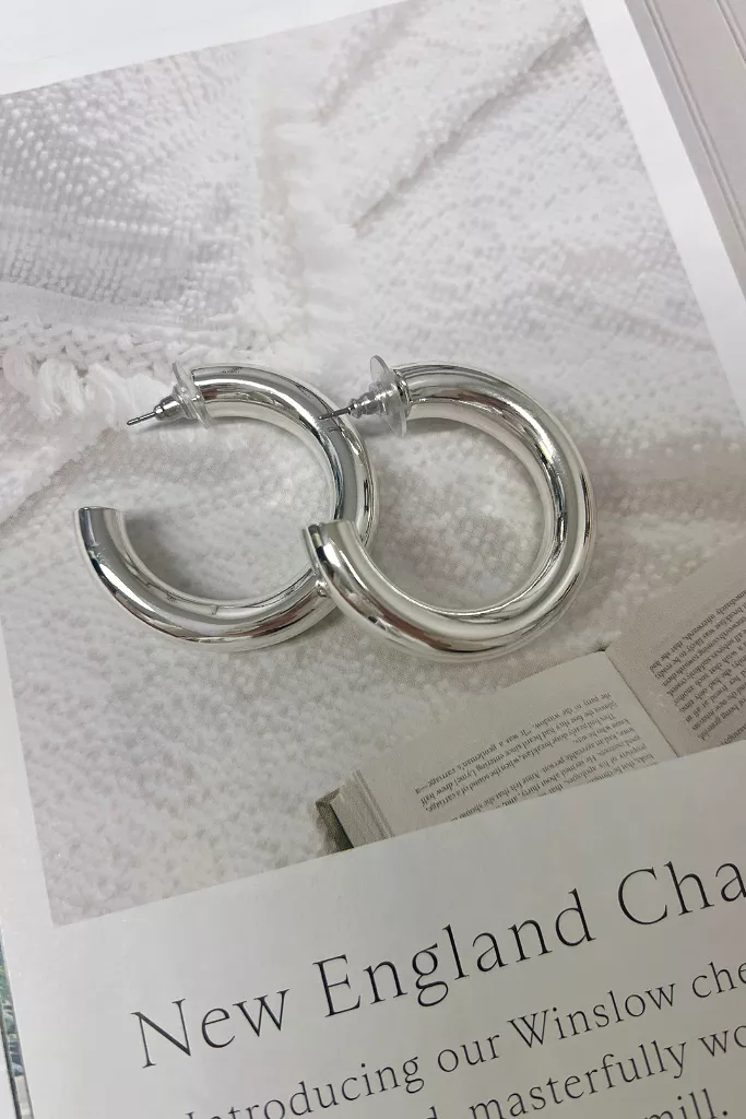 On The Crest Tube Hoop Earrings