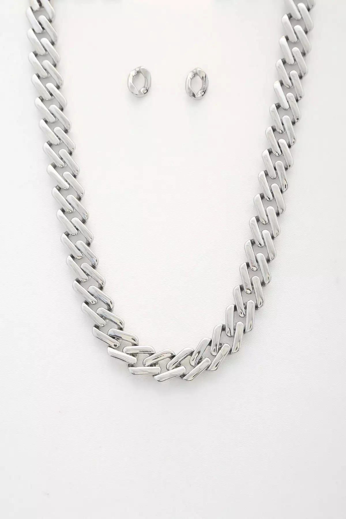 Rectangle Link Metal Necklace