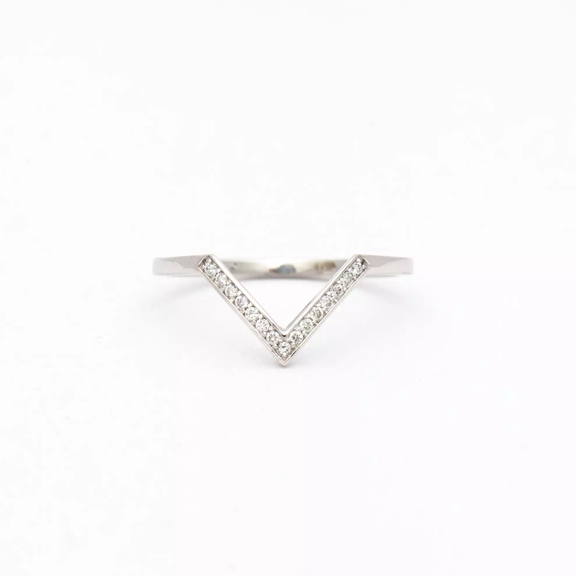 White Gold White Diamond Chevron Bea Band